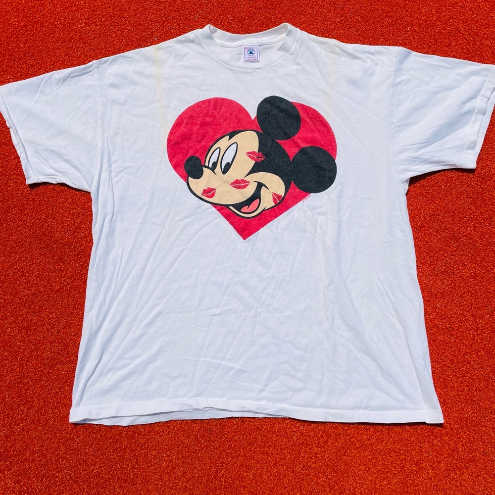 90’s Vintage Disney Unlimited Mickey Mouse Kiss Marks Tee Shirt . Size 2XL